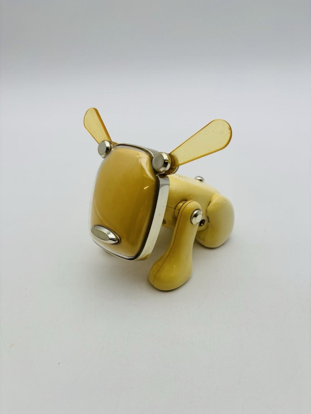Hasbro Sega 2005 Idog Interactive MP3 Music Pet Dog White/Tan Vintage Toy